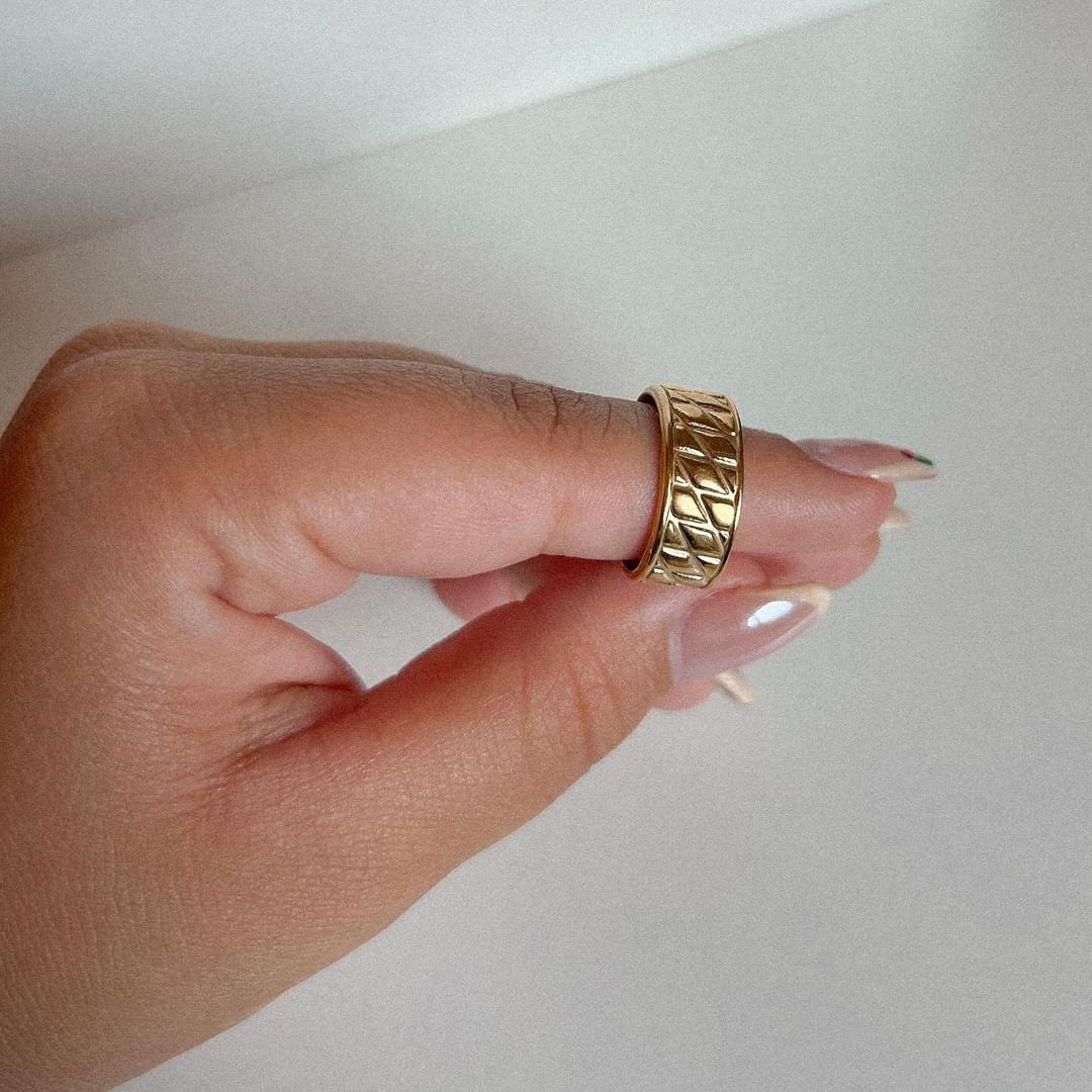 Julia ring