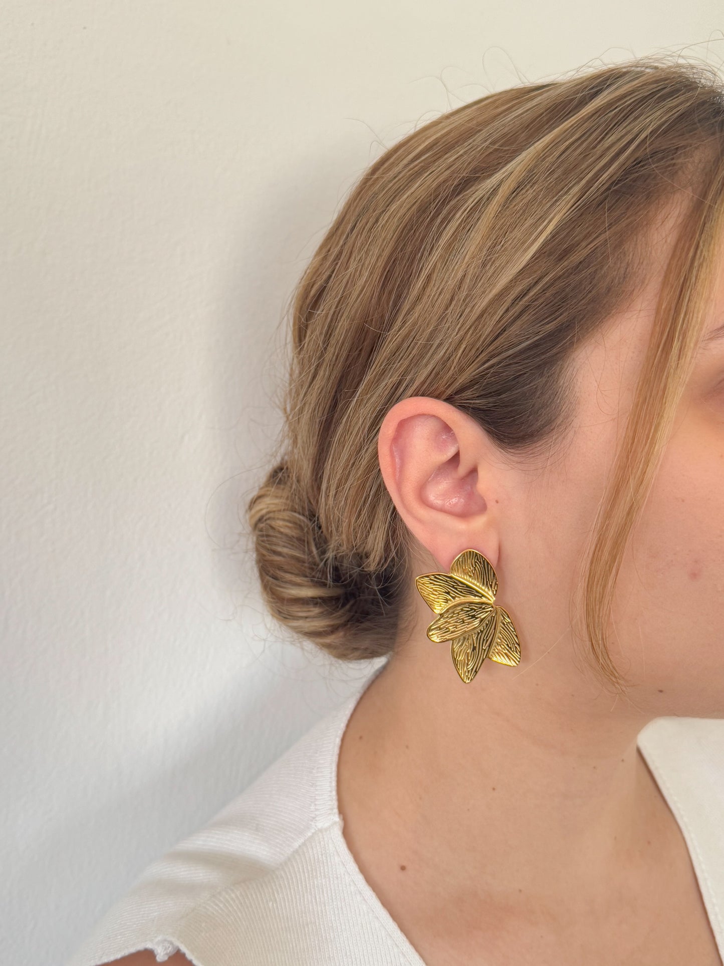 Camelia earrings