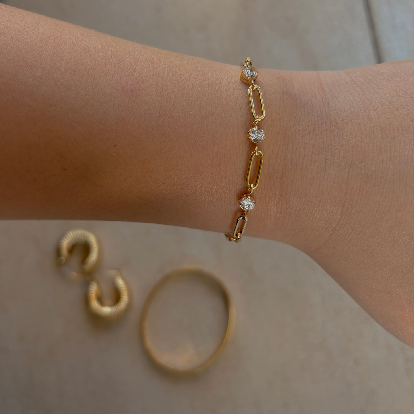 Golden kiss bracelet