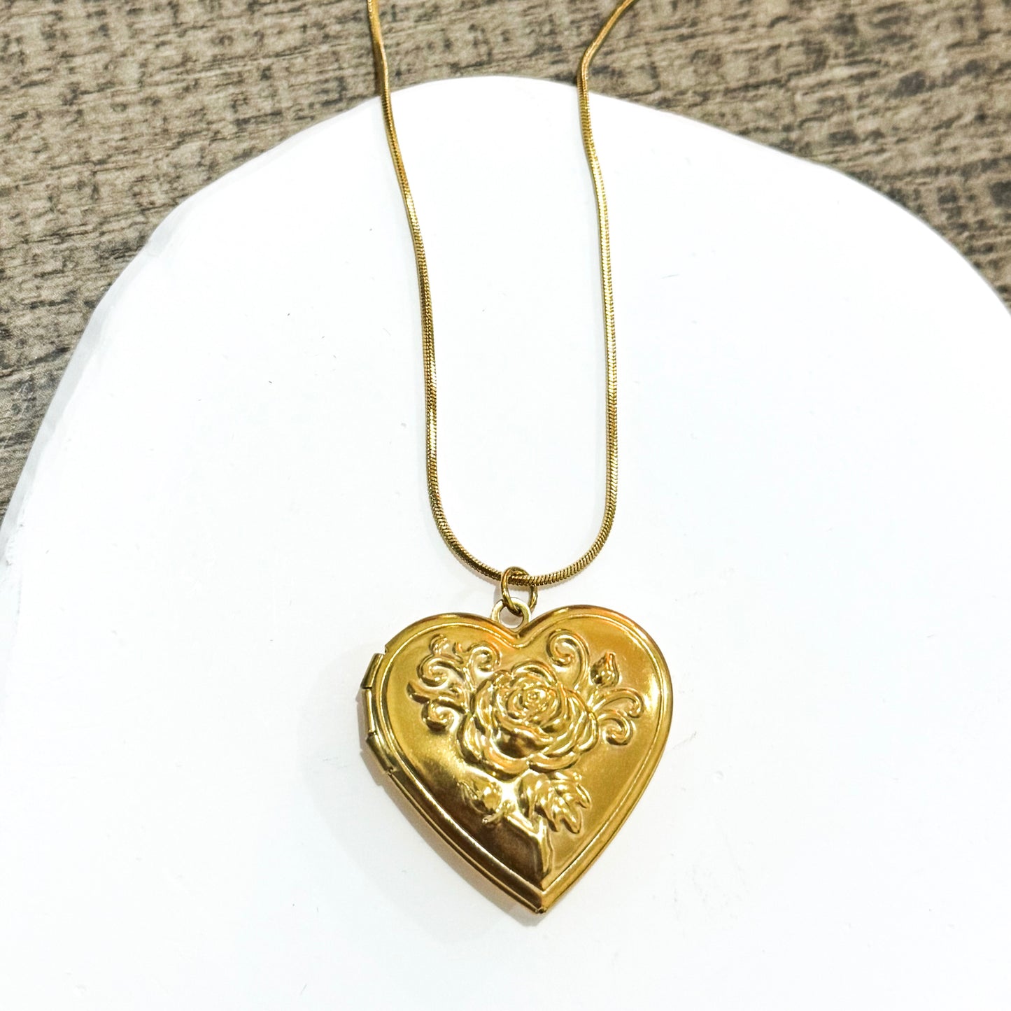 Amor locket necklace