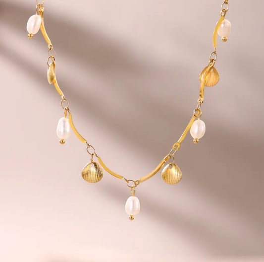 Coralie necklace