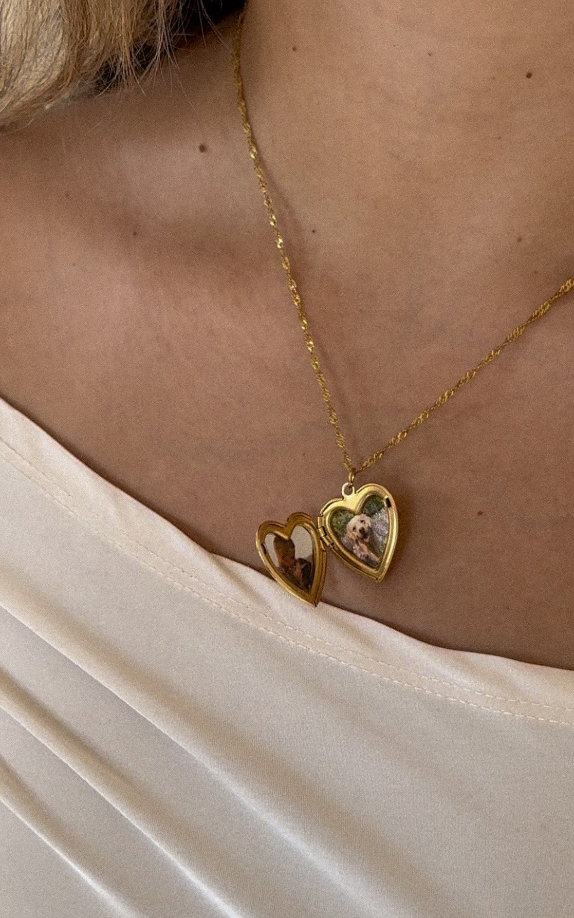 The “I love you” locket necklace