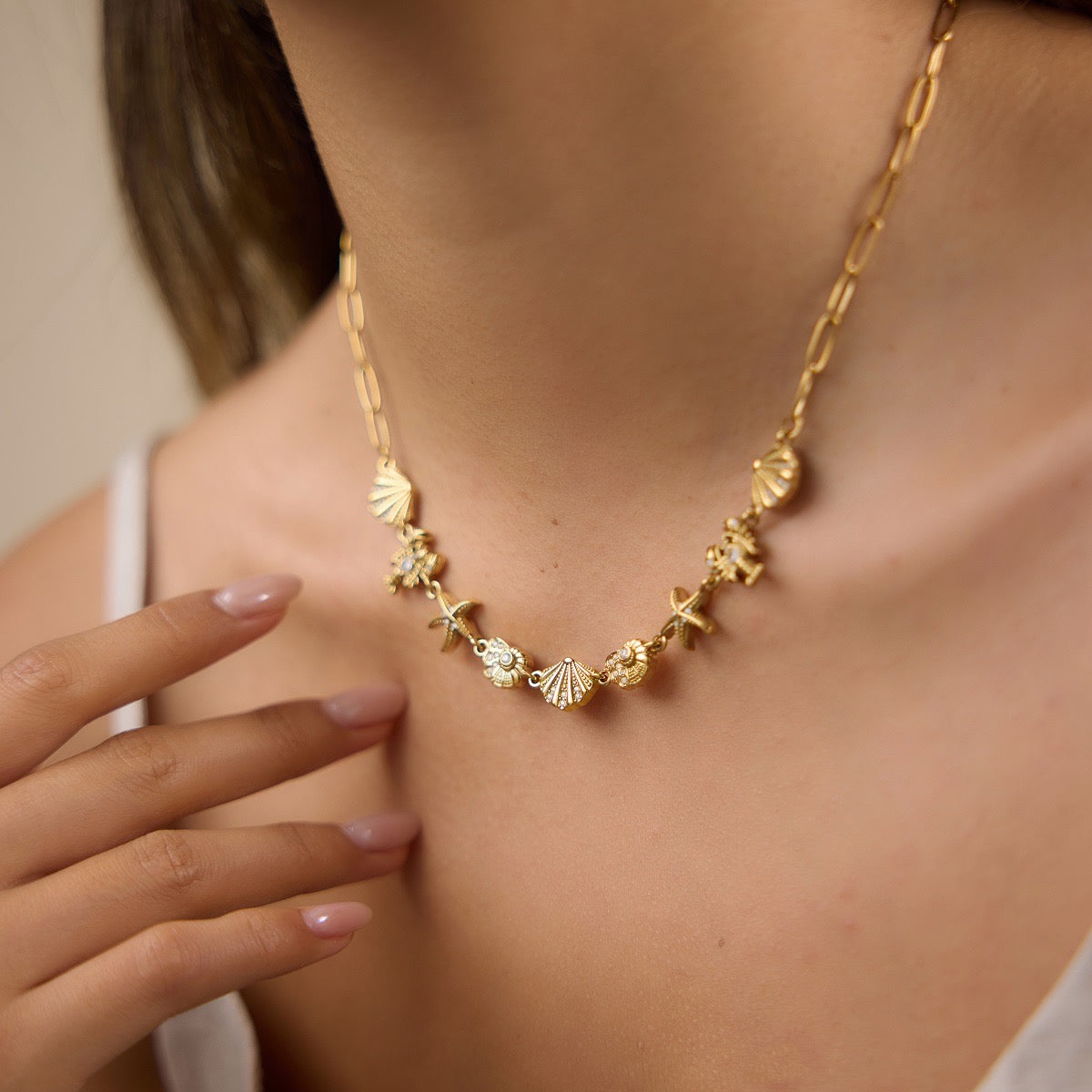 The “Irides - Ιρίδες” necklace
